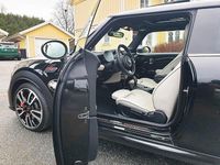 Begagnad Mini John Cooper Works 231 HK (169 kW) 2024 Midnight black metallic | satellite grey läder Halvkombi
