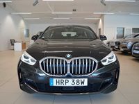 begagnad BMW 118 i Steptronic M Sport Cockpit Navi Carplay Euro 6 2021, Halvkombi