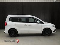 Begagnad Mercedes T180 Style 131 HK (96 kW) 2023 Vit Minibuss