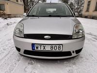 Begagnad Ford Fiesta 80 HK (58 kW) 2005 Grå Halvkombi