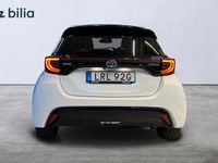 Begagnad Toyota Yaris Hybrid Style 117 HK (86 kW) 2021 Vit Halvkombi