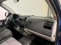 Begagnad VW Caravelle 102 HK (75 kW) 2009 Mörkblå Minibuss