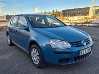 Begagnad VW Golf IV Trendline 102 HK (75 kW) 2006 Blå Halvkombi