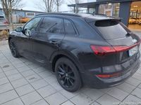 begagnad Audi e-tron 55 quattro 95 kWh 360hk Momsbil Navi Drag Skinn Svensksåld 1 Ägare