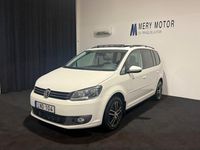 Begagnad VW Touran 105 HK (77 kW) 2013 Vit Minibuss