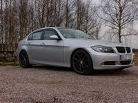 Begagnad BMW 325 218 HK (160 kW) 2005 Sedan