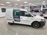 Begagnad VW Caddy 150 HK (110 kW) 2018 Vit Minibuss