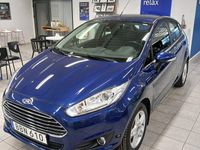 Begagnad Ford Fiesta Titanium 80 HK (58 kW) 2014 Deep impact blue met Halvkombi