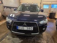 Begagnad Mitsubishi Outlander 170 HK (125 kW) 2010 Blå SUV