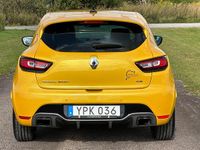 Begagnad Renault Clio IV Trophy 221 HK (162 kW) 2017 Gul Halvkombi