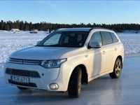 begagnad Mitsubishi Outlander P-HEV 2.0 Hybrid 4WD CVT Euro 5