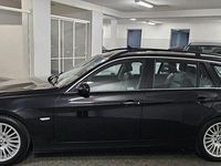 Begagnad BMW 325 Advantage 218 HK (160 kW) 2005 Svart Kombi