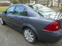 begagnad Ford Mondeo Sedan 2.5 V6 Euro 4. Ghia. 13800 mil.