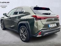 Begagnad Lexus UX 300h Sport Design Packet 201 HK (147 kW) 2025 Grön SUV