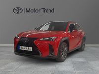 Begagnad Lexus UX 250h Sport Design Packet 186 HK (136 kW) 2022 Röd SUV