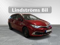 begagnad Toyota Auris 1.8 Executive Dragkrok Vinterhjul Garanti Lågmil