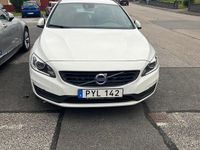Begagnad Volvo V60 152 HK (111 kW) 2018 Vit Kombi