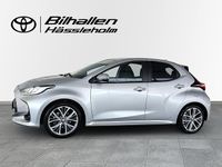 Begagnad Toyota Yaris Hybrid Style 132 HK (97 kW) 2024 Silver Halvkombi