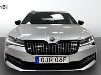 begagnad Skoda Superb iV Kombi SPORTLINE 1,4 TSI IV Plug in Hy 2023, Kombi