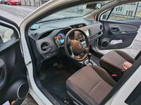 begagnad Toyota Yaris Hybrid e-CVT Euro 6