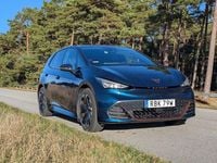 Begagnad Cupra Born e-Boost 169 kW (231 HK) 2025 Aurora blue metallic Halvkombi