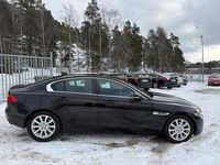 Begagnad Jaguar XE 180 HK (132 kW) 2019 Svart Sedan