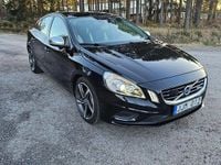 Begagnad Volvo S60 R-Design 304 HK (223 kW) 2012 Svart metallic Sedan