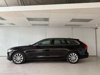 Begagnad Volvo V90 Momentum 392 HK (288 kW) 2020 Svart Kombi