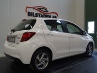 begagnad Toyota Yaris Hybrid e-CVT Bak-kamera Halvkombi 2016, Halvkombi