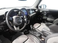 Begagnad Mini Cooper Essential 110 kW (150 HK) 2022 Svart Halvkombi