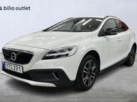 Begagnad Volvo V40 CC Momentum 120 HK (88 kW) 2018 Vit Kombi
