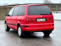 Begagnad VW Sharan 150 HK (110 kW) 2003 Röd Minibuss
