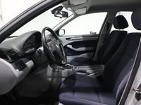 Begagnad BMW 320 150 HK (110 kW) 1999 Ljusgrå Sedan
