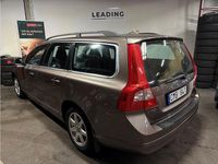 Begagnad Volvo V70 Momentum 231 HK (169 kW) 2010 Grå Kombi