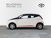 Begagnad Toyota Aygo X-play 72 HK (52 kW) 2021 Vit Halvkombi