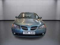 Begagnad Nissan Almera 116 HK (85 kW) 2002 Blå Halvkombi