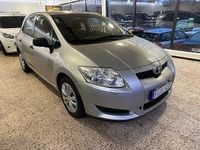 Begagnad Toyota Auris 124 HK (91 kW) 2008 Silver Halvkombi