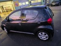 Begagnad Toyota Aygo 68 HK (50 kW) 2007 Svart Halvkombi