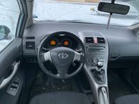 begagnad Toyota Auris 2.0 D-4D Euro 5 Besiktad AC Nyservad Dragkrok