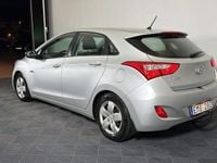 Begagnad Hyundai i30 112 HK (82 kW) 2013 Silver Halvkombi