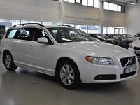Begagnad Volvo V70 Momentum 180 HK (132 kW) 2012 Vit Kombi