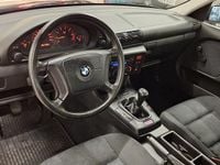 Begagnad BMW 316 Compact 102 HK (75 kW) 1996 Röd Halvkombi
