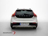 Begagnad Volvo V40 Momentum 150 HK (110 kW) 2014 Vit Halvkombi