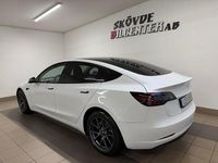 Begagnad Tesla Model 3 239 kW (325 HK) 2021 Vit Sedan