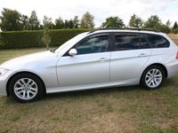 begagnad BMW 320 i Touring Advantage, Comfort Välskött