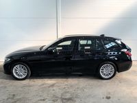 begagnad BMW 320 d xDrive Touring Sport line Cockpit D-Värme 190hk 2020