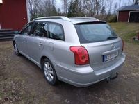 begagnad Toyota Avensis Kombi 2.0 D-4 VVT-i 205