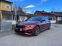 begagnad BMW 330 i taklucka värmare m-performance fullutrustad