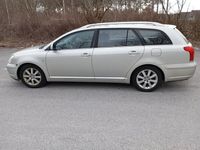 begagnad Toyota Avensis Kombi 2.0 D-4 VVT-i