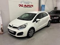 Begagnad Kia Rio 84 HK (61 kW) 2013 Vit Halvkombi